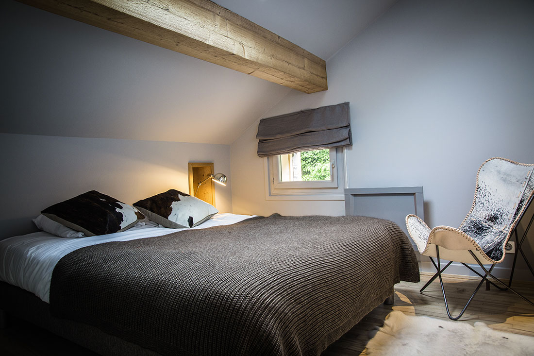 Chambre du chalet bois Jura